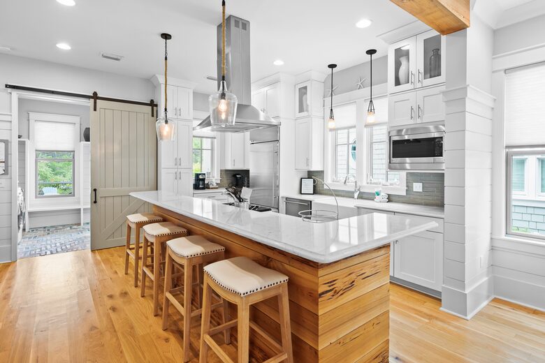 Home exchange in WaterSound FL, kitchen island with bar seating for 4