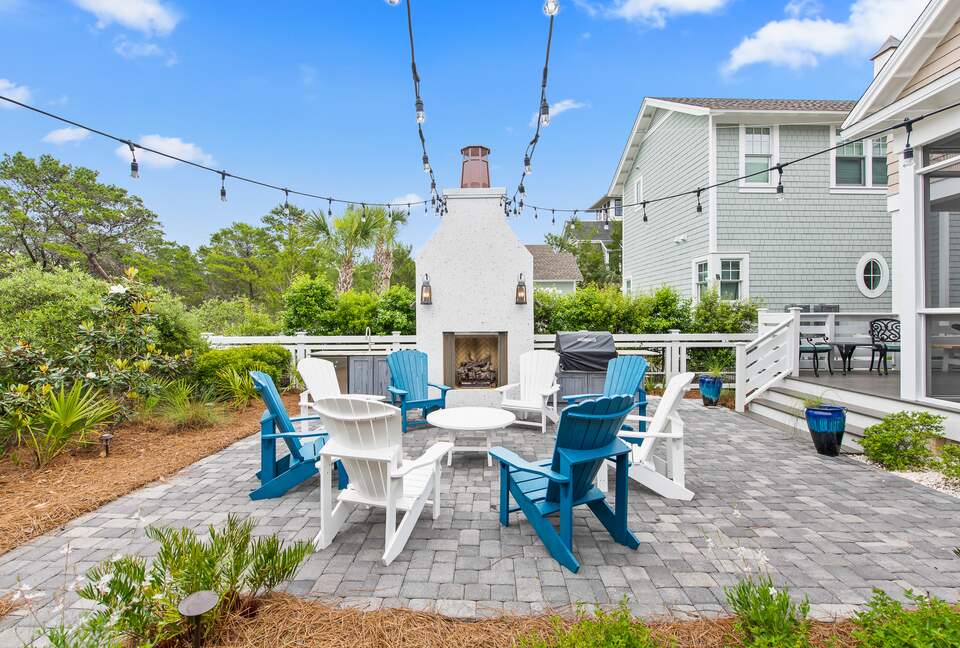 Home exchange in WaterSound FL, outdoor patio with fireplace