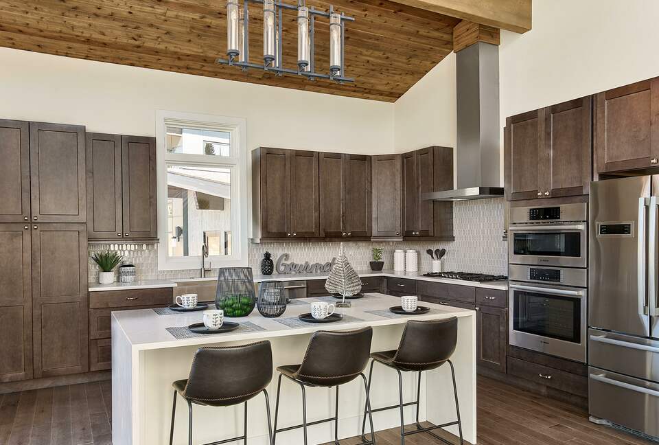 Home exchange in Fraser CO, kitchen island that seats 3