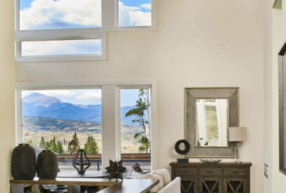 Home exchange in Fraser CO, main living area with tall ceilings