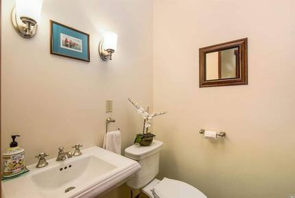Home exchange in Calistoga CA, basement half bathroom