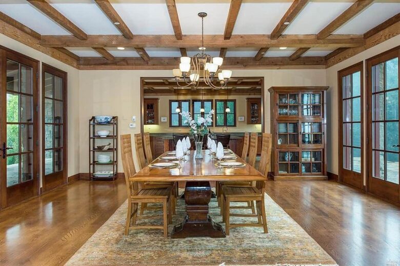 Home exchange in Calistoga CA, dining room attached to parlor