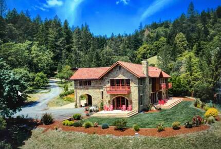 Home exchange in Calistoga CA, beautiful stone exterior and patios