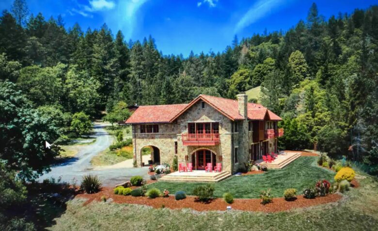 Home exchange in Calistoga CA, beautiful stone exterior and patios