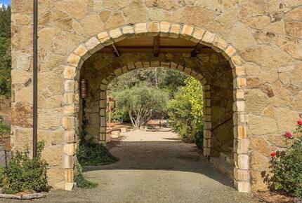 Home exchange in Calistoga CA with stone arched entryway