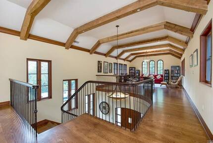 Home exchange in Calistoga CA, staircase and hallway to the library
