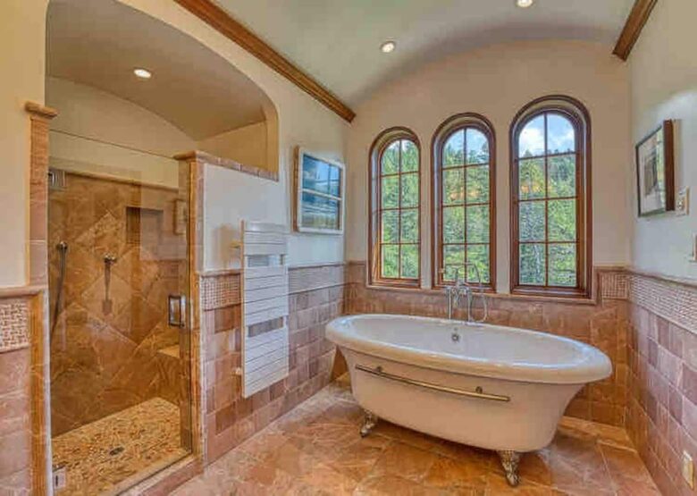 Home exchange in Calistoga CA, master bath with separate tub & shower