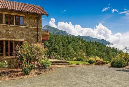 Home exchange in Calistoga CA with Mt St Helena in the background