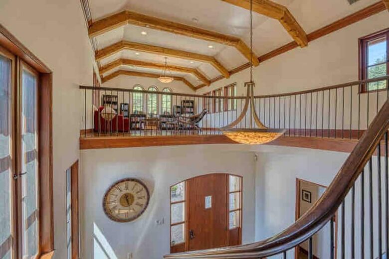 Home exchange in Calistoga CA, soaring ceilings from staircase