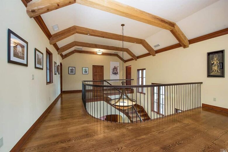 Home exchange in Calistoga CA, stairs to bedroom and library