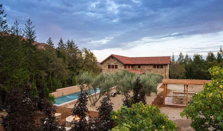 Home exchange in Calistoga CA, view of backyard from the guest cottage