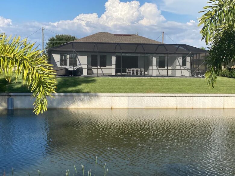Home exchange in Cape Coral FL on canal, 4 bedroom 3 bath sleeps 8