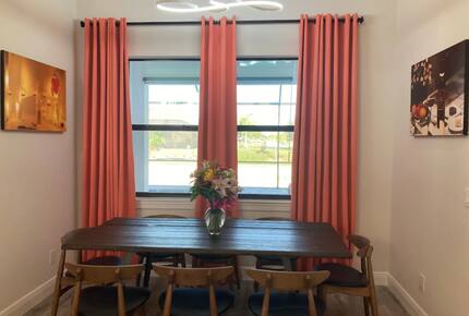 Home exchange in Cape Coral FL, dining room table for 7 near window