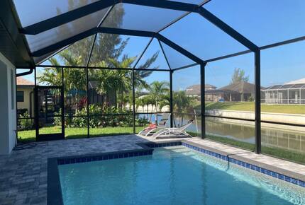 Home exchange in Cape Coral FL, enclosed saltwater pool