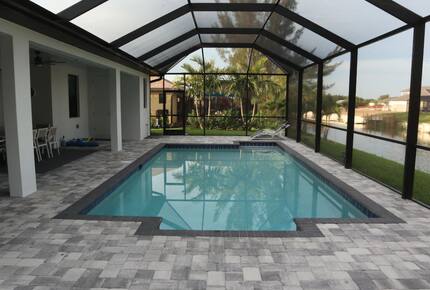 Home exchange in Cape Coral FL, enclosed saltwater pool