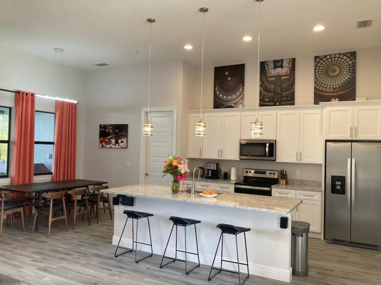 Home exchange in Cape Coral FL, kitchen with island that seats 3