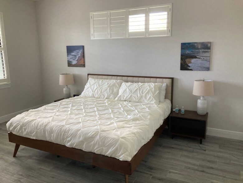 Home exchange in Cape Coral FL, master bedroom with king bed