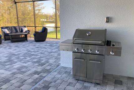 Home exchange in Cape Coral FL with KitchenAid BBQ grill