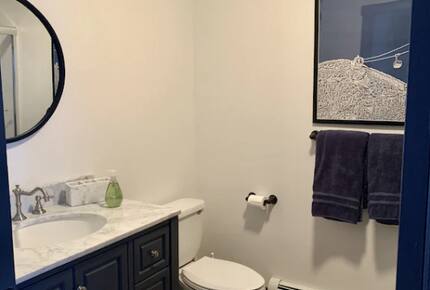 Home exchange in Jay Peak VT, full bathroom with marble counters