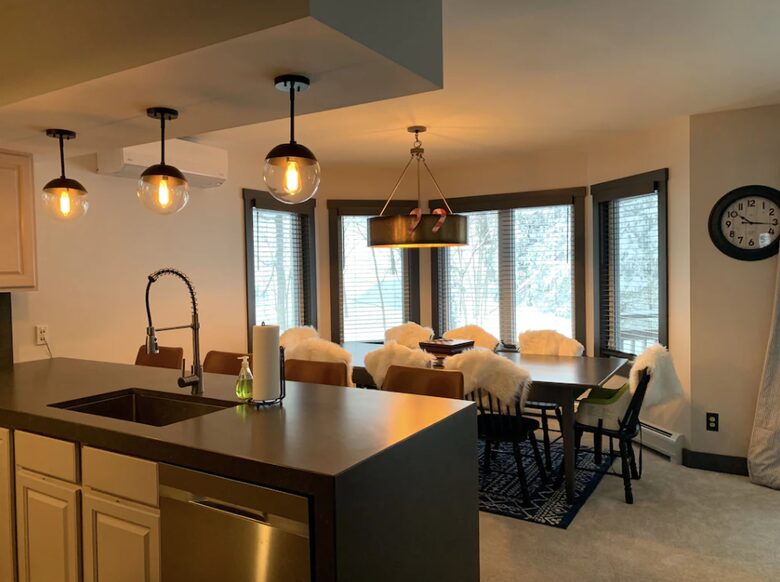 Home exchange in Jay Peak VT, dining room table that seats 10