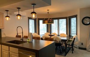 Home exchange in Jay Peak VT, dining room table that seats 10