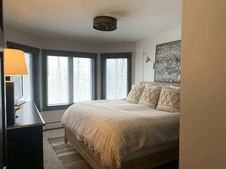 Home exchange in Jay Peak VT, master bedroom with king-sized bed