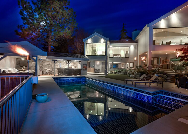 Breathtaking Solitude, Awe Inspiring Views (Year Round) - Kelowna, Canada