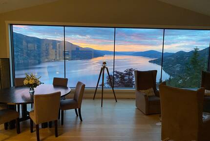 Breathtaking Solitude, Awe Inspiring Views (Year Round) - Kelowna, Canada