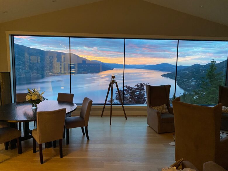 Breathtaking Solitude, Awe Inspiring Views (Year Round) - Kelowna, Canada