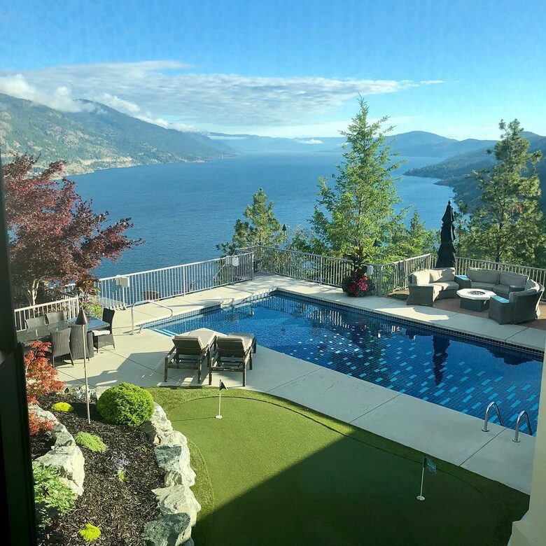 Breathtaking Solitude, Awe Inspiring Views (Year Round) - Kelowna, Canada
