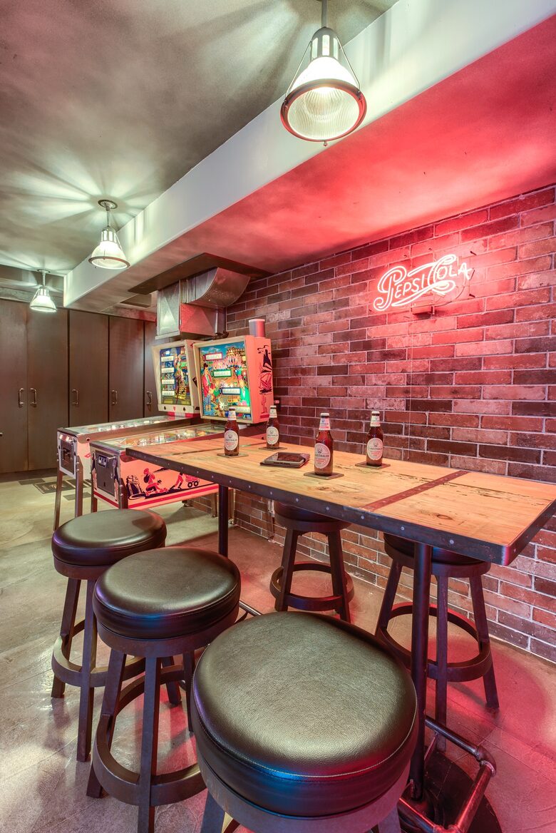 Breathtaking Solitude, Awe Inspiring Views (Year Round) - Kelowna, Canada