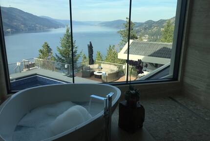 Breathtaking Solitude, Awe Inspiring Views (Year Round) - Kelowna, Canada