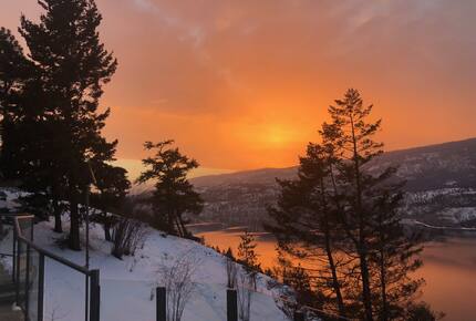 Breathtaking Solitude, Awe Inspiring Views (Year Round) - Kelowna, Canada