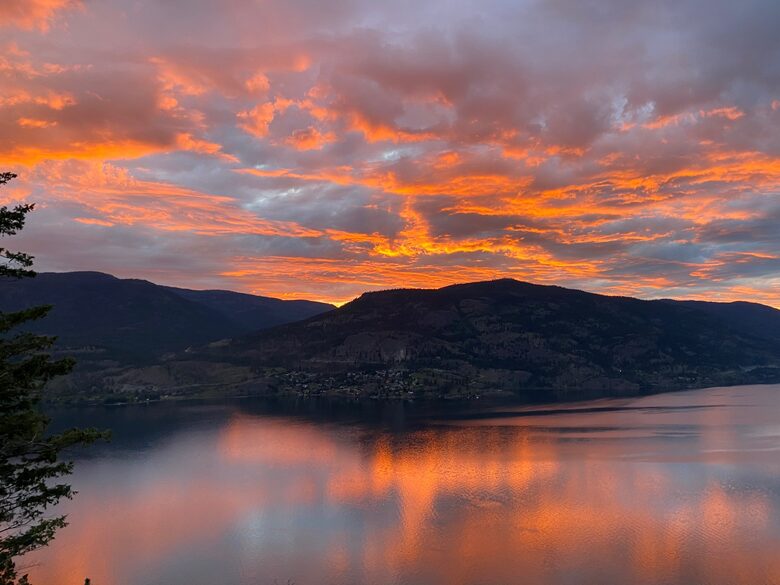 Breathtaking Solitude, Awe Inspiring Views (Year Round) - Kelowna, Canada