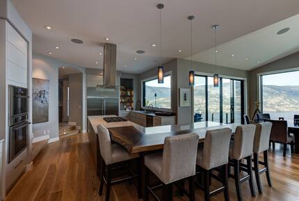 Breathtaking Solitude, Awe Inspiring Views (Year Round) - Kelowna, Canada