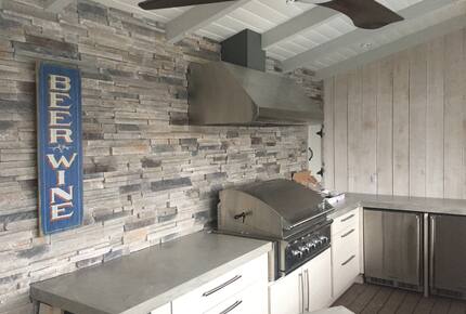 Breathtaking Solitude, Awe Inspiring Views (Year Round) - Kelowna, Canada