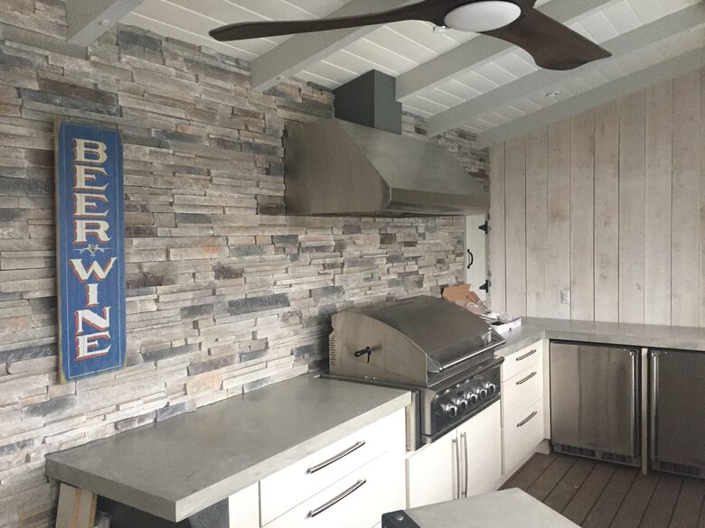 Breathtaking Solitude, Awe Inspiring Views (Year Round) - Kelowna, Canada