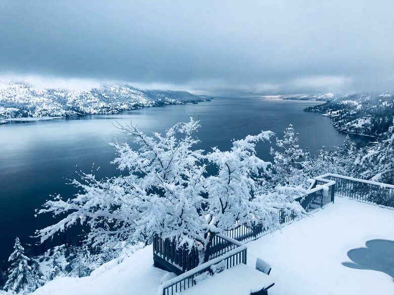 Breathtaking Solitude, Awe Inspiring Views (Year Round) - Kelowna, Canada