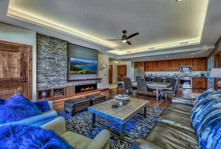 Home exchange in South Lake Tahoe, living room with flatscreen TV