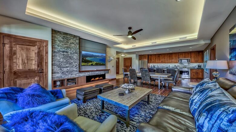 Home exchange in South Lake Tahoe, living room with flatscreen TV