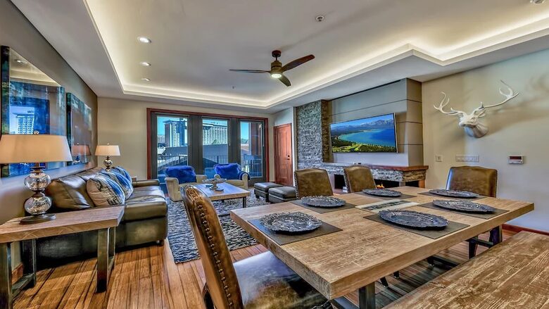 Home exchange in South Lake Tahoe, dining table that seats 6