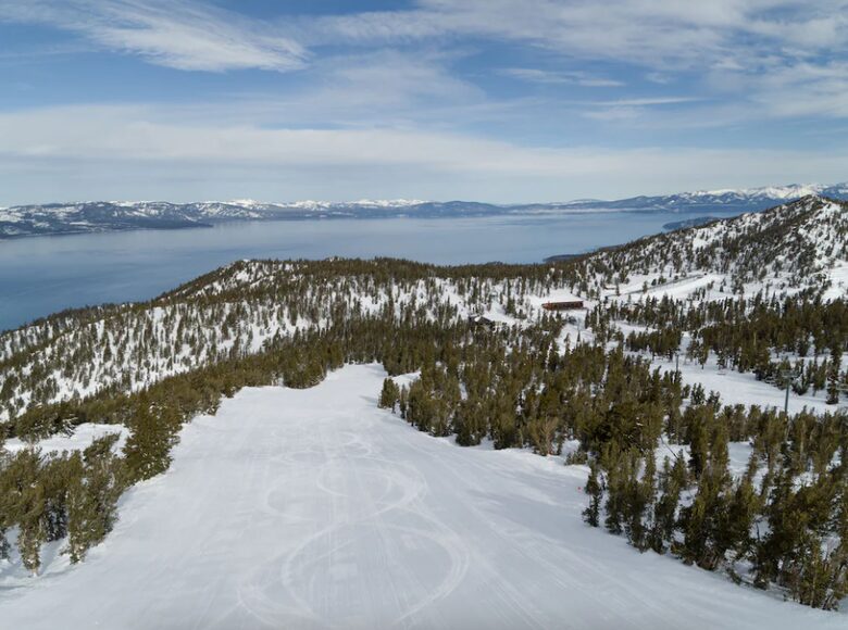 Home exchange in South Lake Tahoe, Heavenly Mountain overlooking lake