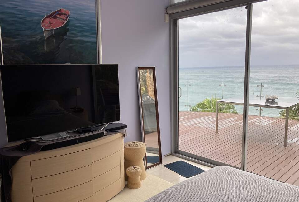 Home Exchange in Sydney AusWatch the changing hues from master bedroom