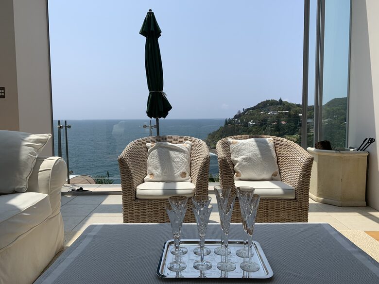 Home Exchange in Sydney Aus, Champagne hour awaits in main living room