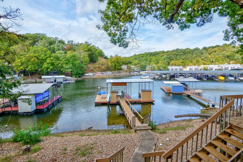 Hidden Harbor Hideaway Lake House - Lake Ozark, Missouri