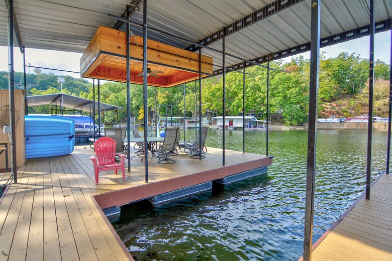 Hidden Harbor Hideaway Lake House - Lake Ozark, Missouri