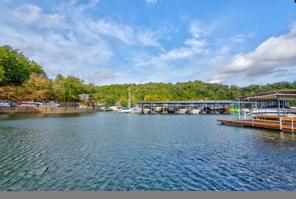 Hidden Harbor Hideaway Lake House - Lake Ozark, Missouri