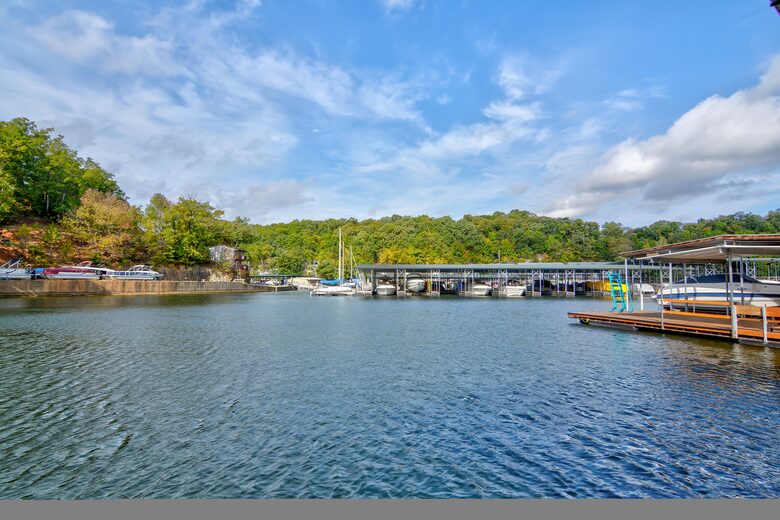 Hidden Harbor Hideaway Lake House - Lake Ozark, Missouri