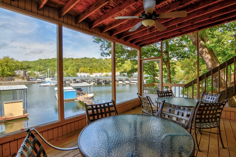 Hidden Harbor Hideaway Lake House - Lake Ozark, Missouri
