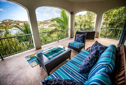 Home exchange in St John USVI, shared balcony with soft seating